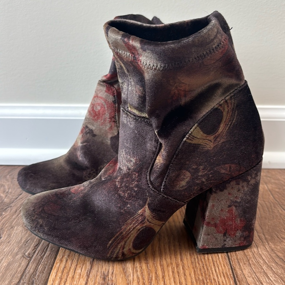 Size 6 1/2 suede multicolor boots